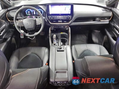 Zdjęcie 8 z 12 samochodu: 2025 TOYOTA GRAND HIGHLANDER HYBRID MAX PLATINUM VIN:5TDADAB51SS018787 - miniatura