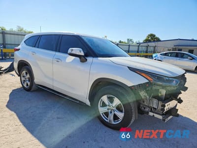 Czwarte zdjęcie samochodu z boku: 2021 TOYOTA HIGHLANDER L VIN:5TDCZRAHXMS517899 - miniatura
