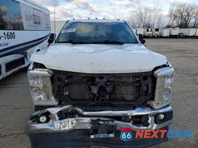 Piąte zdjęcie samochodu w środku: 2024 FORD F350 SUPER DUTY TRUCK CAB AND CHASSIS VIN:1FT8W3DT3REE10699 - miniatura