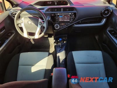Zdjęcie 8 z 11 samochodu: 2016 TOYOTA PRIUS C THREE VIN:JTDKDTB36G1135591 - miniatura
