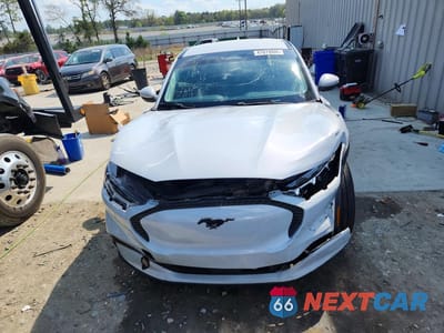 Piąte zdjęcie samochodu w środku: 2022 FORD MUSTANG MACH-E SELECT VIN:3FMTK1RM3NMA17443 - miniatura