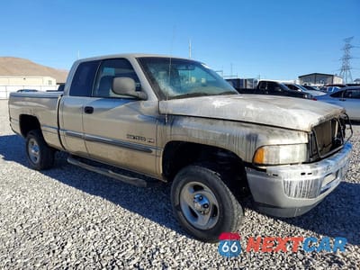 Czwarte zdjęcie samochodu z boku: 2001 DODGE RAM 1500 VIN:3B7HF13Z91M571177 - miniatura