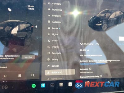 Zdjęcie 9 z 12 samochodu: 2024 TESLA MODEL 3 VIN:5YJ3E1EA4RF827228 - miniatura