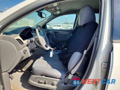 Zdjęcie 7 z 13 samochodu: 2015 CHEVROLET TRAVERSE LS VIN:1GNKRFKD4FJ131279 - miniatura