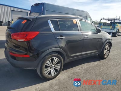 Trzecie zdjęcie samochodu z tyłu: 2015 KIA SPORTAGE EX VIN:KNDPC3AC7F7767215 - miniatura