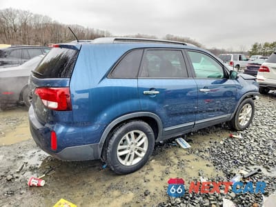 Trzecie zdjęcie samochodu z tyłu: 2015 KIA SORENTO LX VIN:5XYKT4A73FG603014 - miniatura