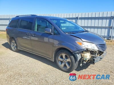 Czwarte zdjęcie samochodu z boku: 2016 TOYOTA SIENNA LE 8-PASSENGER VIN:5TDKK3DC0GS725369 - miniatura