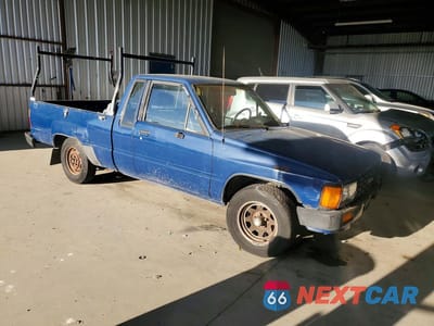 Czwarte zdjęcie samochodu z boku: 1985 TOYOTA PICKUP SR5 VIN:JT4RN56S2F5033527 - miniatura
