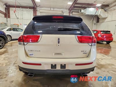 Zdjęcie 6 z 14 samochodu: 2015 LINCOLN MKX VIN:2LMDJ8JK0FBL31391 - miniatura