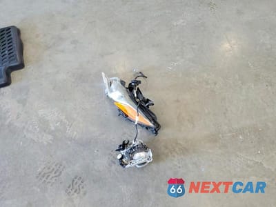 Zdjęcie 12 z 12 samochodu: 2022 TOYOTA CAMRY HYBRID LE VIN:4T1C31AKXNU577544 - miniatura