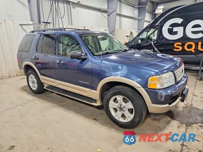 Czwarte zdjęcie samochodu z boku: 2005 FORD EXPLORER EDDIE BAUER VIN:1FMDU74W15UB30393 - miniatura