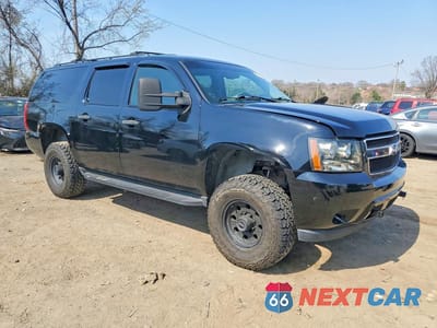 Czwarte zdjęcie samochodu z boku: 2008 CHEVROLET SUBURBAN K2500 VIN:3GNGK26K68G303862 - miniatura