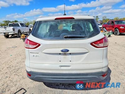 Zdjęcie 6 z 12 samochodu: 2016 FORD ESCAPE S VIN:1FMCU0F76GUC57457 - miniatura