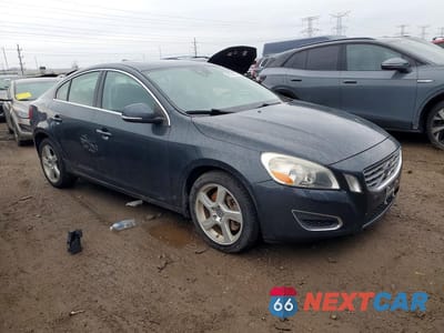 Czwarte zdjęcie samochodu z boku: 2013 VOLVO S60 T5 VIN:YV1612FH5D1226710 - miniatura