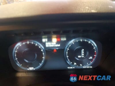 Zdjęcie 9 z 12 samochodu: 2016 VOLVO XC90 T6 VIN:YV4A22PK1G1001368 - miniatura