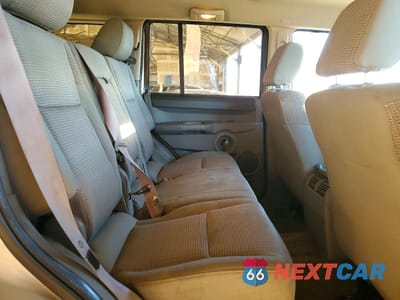 Zdjęcie 11 z 13 samochodu: 2006 JEEP COMMANDER VIN:1J8HH48KX6C254078 - miniatura