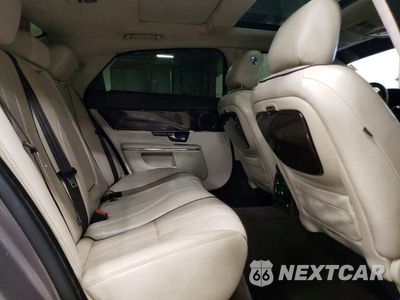 Zdjęcie 10 z 11 samochodu: 2011 JAGUAR XJL VIN:SAJWA2GB4BLV06749 - miniatura