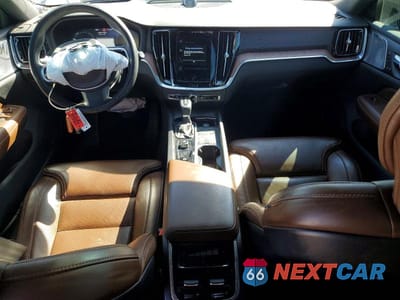 Zdjęcie 8 z 12 samochodu: 2022 VOLVO V60 CROSS COUNTRY T5 MOMENTUM VIN:YV4102WK7N2092595 - miniatura