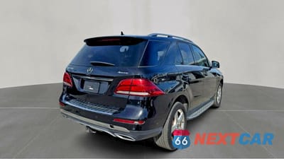 Czwarte zdjęcie samochodu z boku: 2018 MERCEDES-BENZ GLE 350 4MATIC VIN:4JGDA5HB7JB148455 - miniatura