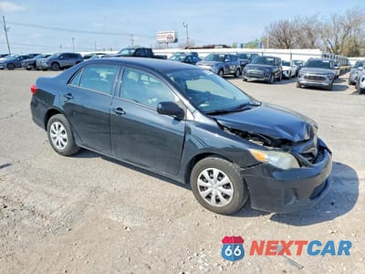 Czwarte zdjęcie samochodu z boku: 2013 TOYOTA COROLLA L VIN:5YFBU4EE9DP085344 - miniatura