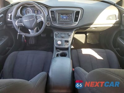 Zdjęcie 8 z 12 samochodu: 2016 CHRYSLER 200 LIMITED VIN:1C3CCCAB6GN151433 - miniatura