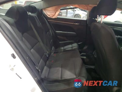 Zdjęcie 10 z 13 samochodu: 2018 HYUNDAI ELANTRA SEL VIN:5NPD84LF5JH301790 - miniatura