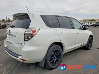 Trzecie zdjęcie samochodu z tyłu: 2014 TOYOTA RAV4 EV BASE VIN:2T3YL4DV6EW002474 - miniatura