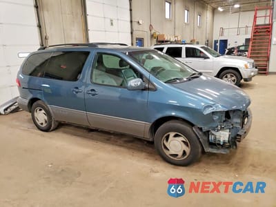 Czwarte zdjęcie samochodu z boku: 2002 TOYOTA SIENNA XLE VIN:4T3ZF13C92U446051 - miniatura