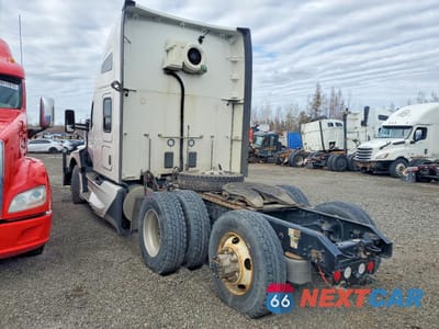 Trzecie zdjęcie samochodu z tyłu: 2023 KENWORTH CONSTRUCTION T680 VIN:1XKYD49X9PJ952115 - miniatura