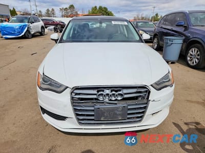 Piąte zdjęcie samochodu w środku: 2015 AUDI S3 VIN:WAUBFGFF6F1139481 - miniatura