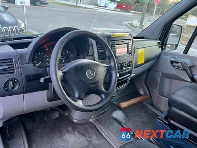 Zdjęcie 9 z 14 samochodu: 2018 MERCEDES-BENZ SPRINTER 2500 VIN:WD3PE7CD9JP634336 - miniatura