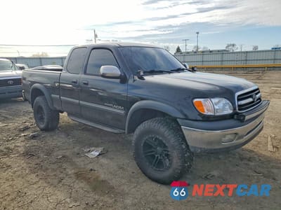 Czwarte zdjęcie samochodu z boku: 2002 TOYOTA TUNDRA SR5 V8 VIN:5TBBT44132S261612 - miniatura