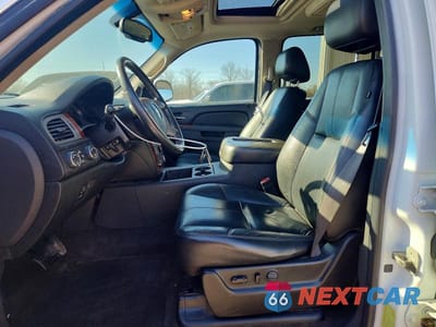 Zdjęcie 7 z 13 samochodu: 2011 CHEVROLET SUBURBAN K1500 LT VIN:1GNSKJE34BR115170 - miniatura