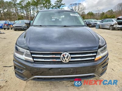Piąte zdjęcie samochodu w środku: 2020 VOLKSWAGEN TIGUAN SE VIN:3VV2B7AX8LM089956 - miniatura