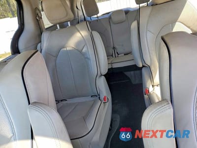 Zdjęcie 10 z 12 samochodu: 2018 CHRYSLER PACIFICA HYBRID LIMITED VIN:2C4RC1N76JR144881 - miniatura