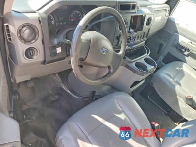 Zdjęcie 8 z 13 samochodu: 2014 FORD E350 BOX TRUCK VIN:1FDWE3FL9EDA61244 - miniatura