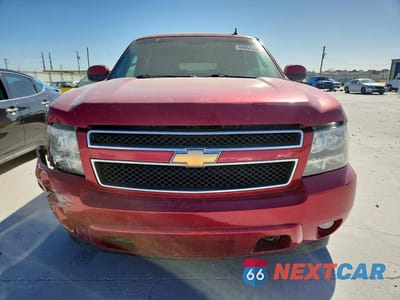 Piąte zdjęcie samochodu w środku: 2013 CHEVROLET SUBURBAN K1500 LT VIN:1GNSKJE77DR205807 - miniatura
