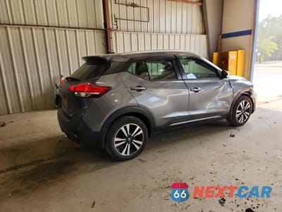Trzecie zdjęcie samochodu z tyłu: 2019 NISSAN KICKS SR VIN:3N1CP5CU9KL529282 - miniatura