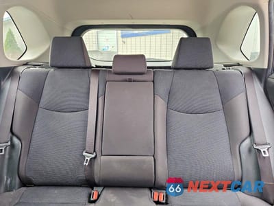 Zdjęcie 10 z 13 samochodu: 2021 TOYOTA RAV4 LE VIN:JTMH1RFV7MD065949 - miniatura