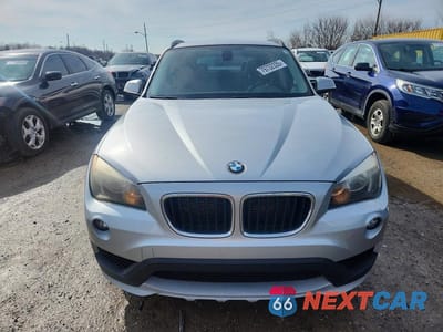Piąte zdjęcie samochodu w środku: 2015 BMW X1 SDRIVE28I VIN:WBAVM1C54FV316890 - miniatura