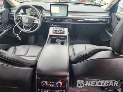 Zdjęcie 8 z 13 samochodu: 2023 LINCOLN AVIATOR VIN:5LM5J6XC3PGL12362 - miniatura