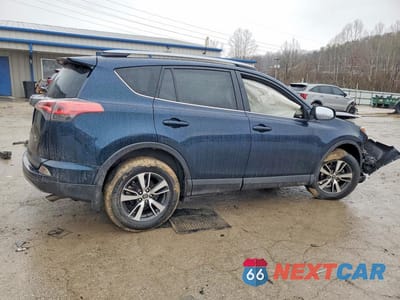 Trzecie zdjęcie samochodu z tyłu: 2018 TOYOTA RAV4 XLE VIN:JTMRFREV2JJ178048 - miniatura