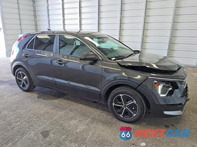 Czwarte zdjęcie samochodu z boku: 2026 KIA NIRO LX VIN:KNDCP3LE7T5324037 - miniatura