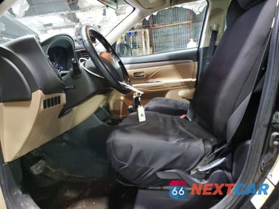 Zdjęcie 7 z 14 samochodu: 2016 MITSUBISHI OUTLANDER SE VIN:JA4AZ3A31GZ010606 - miniatura