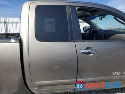 Zdjęcie 10 z 11 samochodu: 2006 NISSAN TITAN XE VIN:1N6AA06A06N541155 - miniatura