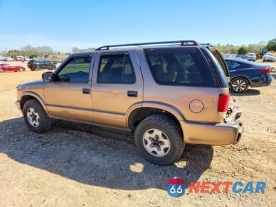 Drugie zdjęcie samochodu z przodu: 2002 CHEVROLET BLAZER VIN:1GNDT13W52K222885 - miniatura