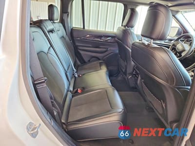 Zdjęcie 10 z 12 samochodu: 2023 JEEP GRAND CHEROKEE LAREDO VIN:1C4RJHAG5PC517771 - miniatura