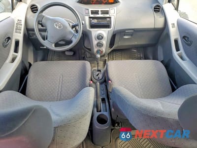 Zdjęcie 8 z 11 samochodu: 2010 TOYOTA YARIS BASE VIN:JTDKT4K30A5281980 - miniatura