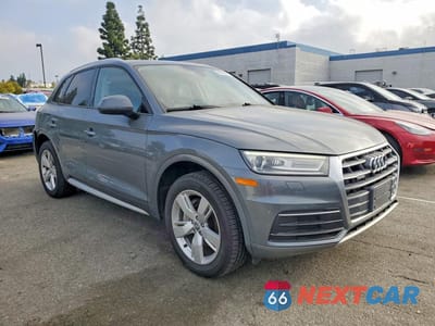 Czwarte zdjęcie samochodu z boku: 2018 AUDI Q5 PREMIUM VIN:WA1ANAFY6J2013375 - miniatura