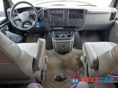 Zdjęcie 8 z 12 samochodu: 2004 CHEVROLET EXPRESS G3500 VIN:1GAHG39U041193717 - miniatura